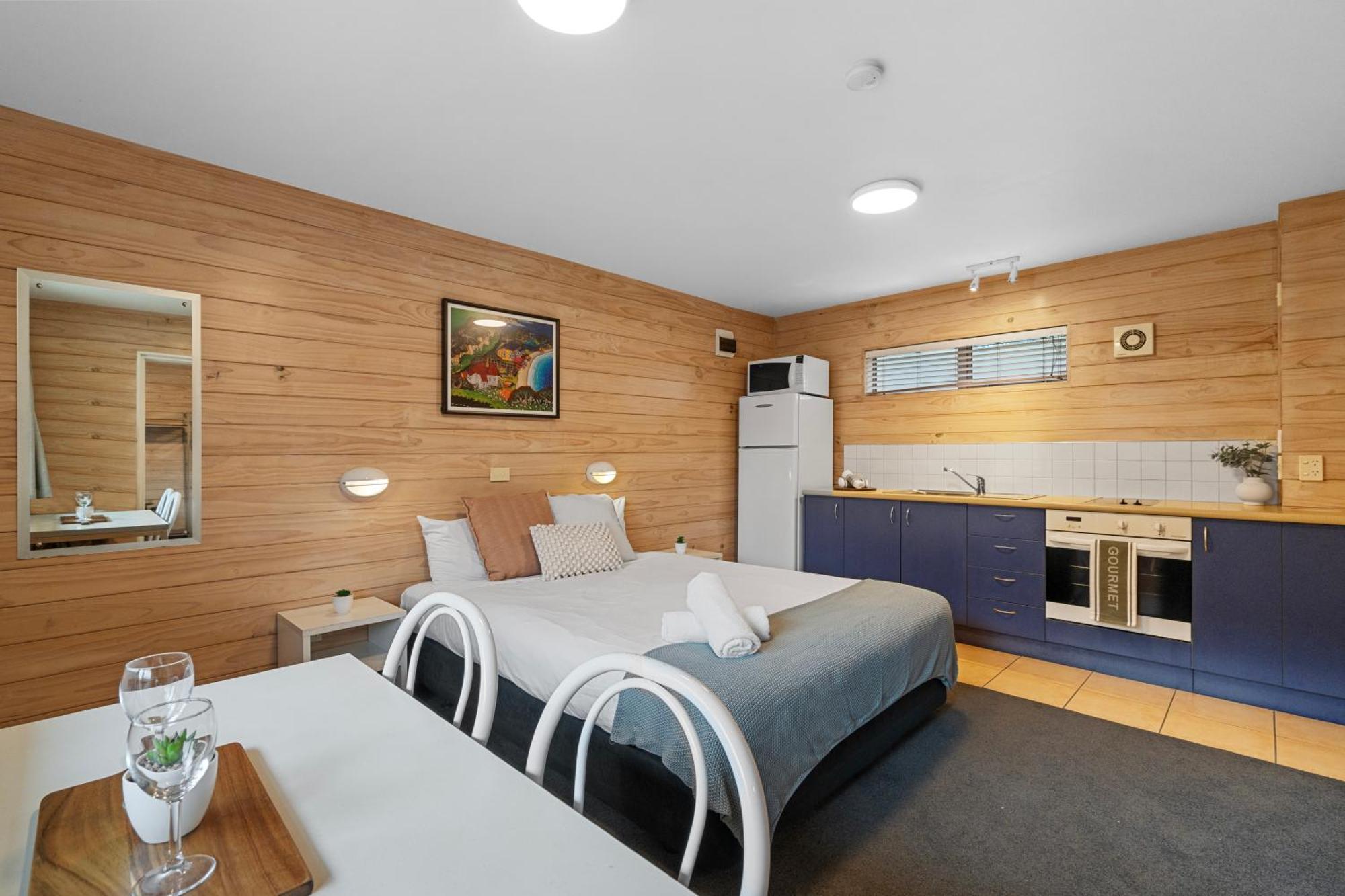 Tasman Holiday Parks - Christchurch Exterior foto A studio apartment